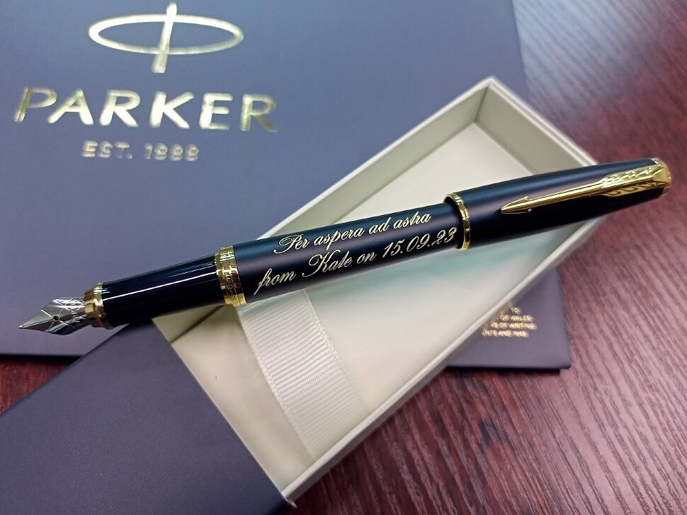 Ручка перьевая Parker Urban Muted Black Gold GT 1931593 с гравировкой.jpg