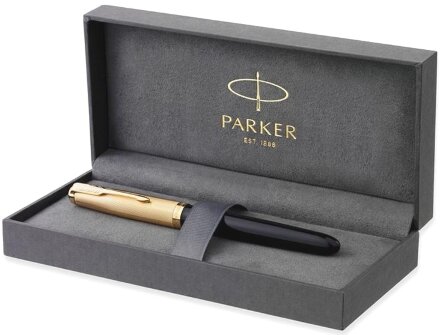 Фон: Ручка перьевая Parker 51 Premium, Black GT (Перо F)