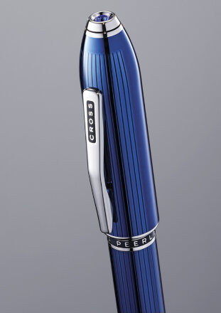 Изображение: Шариковая ручка Cross Peerless Translucent Quartz Blue Engraved Lacquer