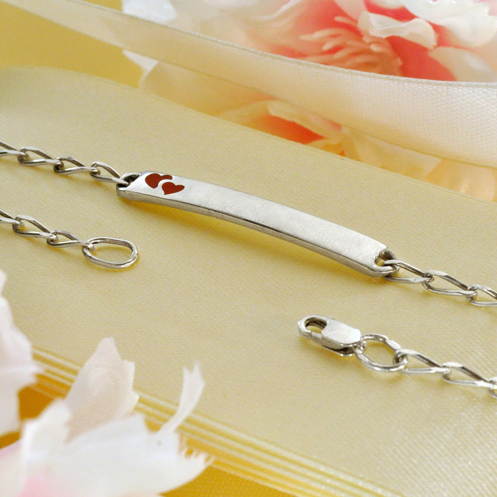 Изящный серебряный женский браслет с сердечками с гравировкой (30835) –купить в Gravira.ru