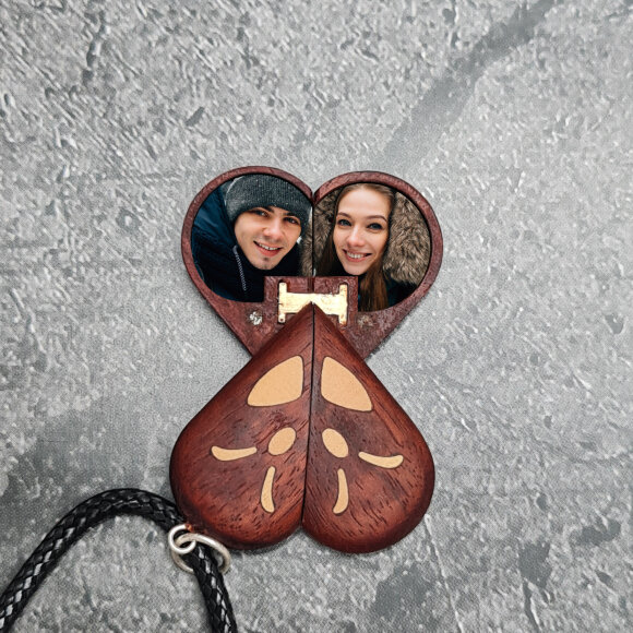 Деревянный кулон из фильма "Иллюзионист" Illusionist Locket с гравировкой