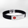 Каучуковый браслет с красным медицинским логотипом