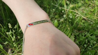 Серебряный женский браслет Влюбленные сердца с гравировкой